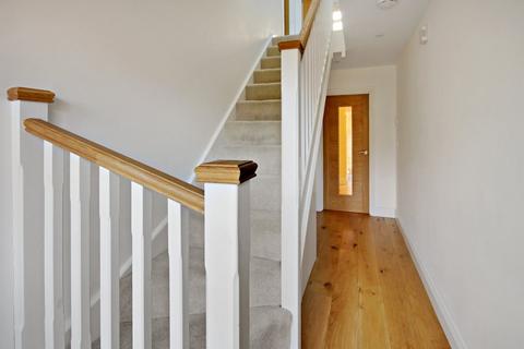 Jasmine Cottage Furzefield Road, East Grinstead, RH19 2EG