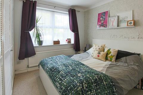 2 bedroom apartment for sale, Manning Close, East Grinstead, RH19