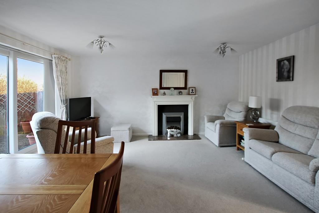 Pegasus Way, East Grinstead, RH19 3 bed detached house for sale £475,000