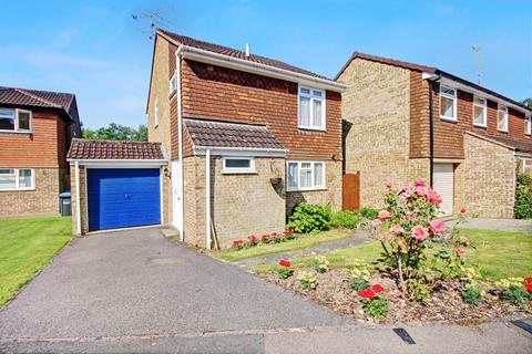 3 bedroom detached house for sale, Pegasus Way, East Grinstead, RH19