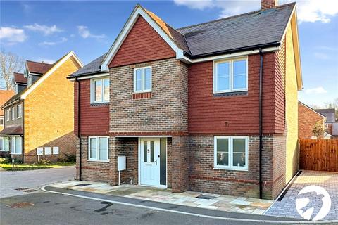 2 Peacock Close, Greenhithe, DA9 9YE