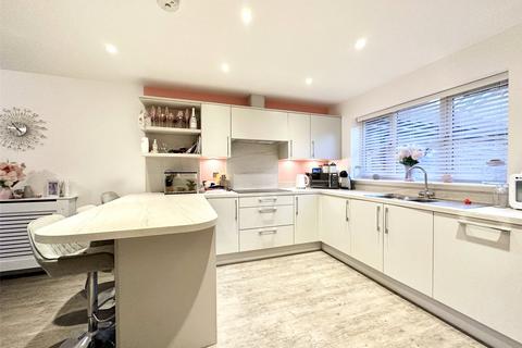 2 Peacock Close, Greenhithe, DA9 9YE