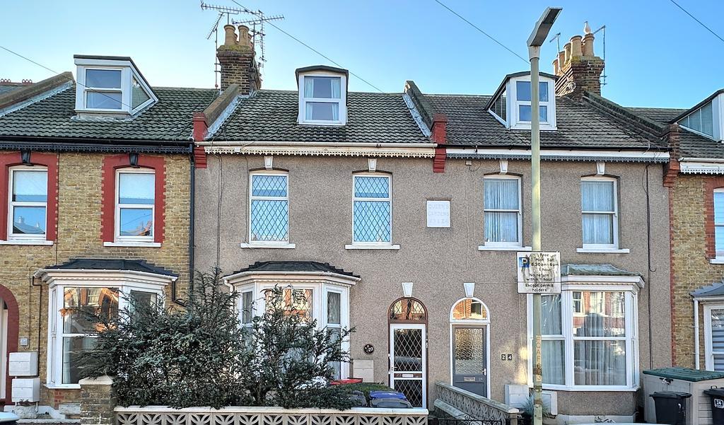 Queens Gardens, Herne Bay, CT6 5BS 2 bed flat for sale £200,000