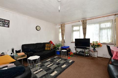 2 bedroom flat for sale, Whalebone Lane South, Dagenham, Essex