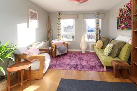 114/7 Springfield, Edinburgh, EH6 5SD