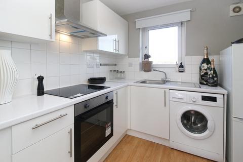 114/7 Springfield, Edinburgh, EH6 5SD