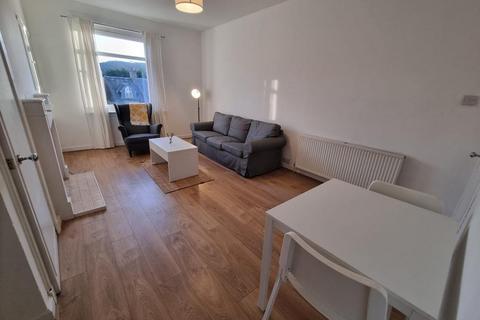 2 bedroom flat to rent, The Green, Davidsons Mains, Edinburgh, EH4