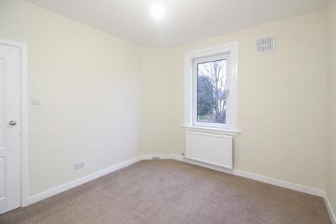 13/4 Restalrig Crescent, Edinburgh, EH7 6HH