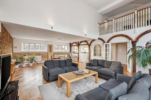 2 bedroom apartment for sale, Masters Lodge, Johnson Street, London, E1