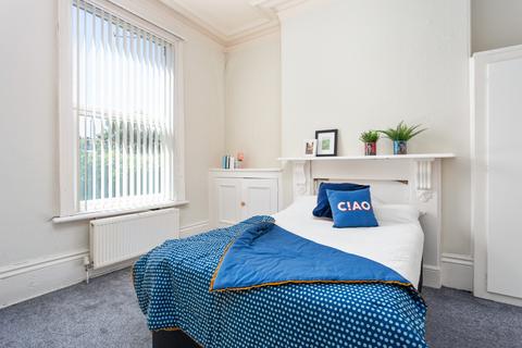 1 bedroom in a house share to rent - 25A Saint Michael's Road, Headingley, Headingley, Leeds, LS6 3BG