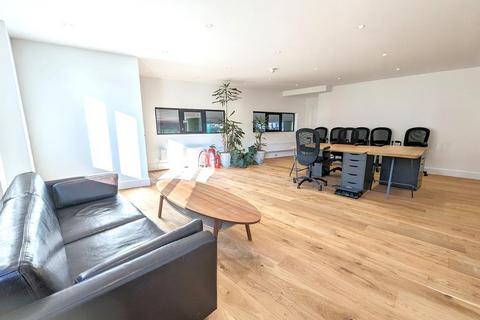 Office to rent, OFFICE SPACE  TO LET  WELLINGTON ROAD  ST JOHNS WOOD  NW8