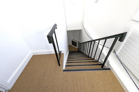 Office to rent, OFFICE SPACE  TO LET  WELLINGTON ROAD  ST JOHNS WOOD  NW8