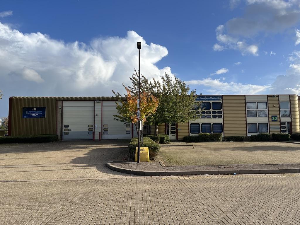 Newport Pagnell MK16 Warehouse to rent