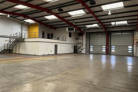 Warehouse to rent, Newport Pagnell MK16