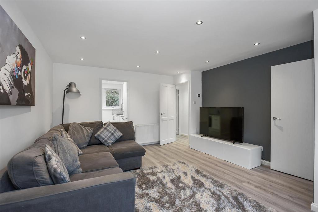 11 Elgin Court 6.jpg