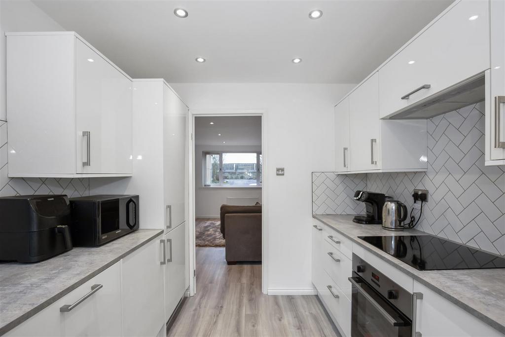 11 Elgin Court 10.jpg