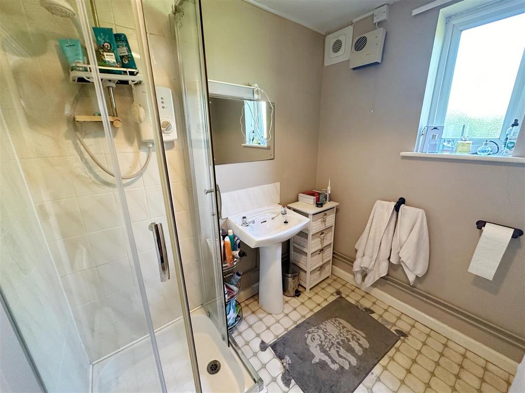 Annexe Shower Room