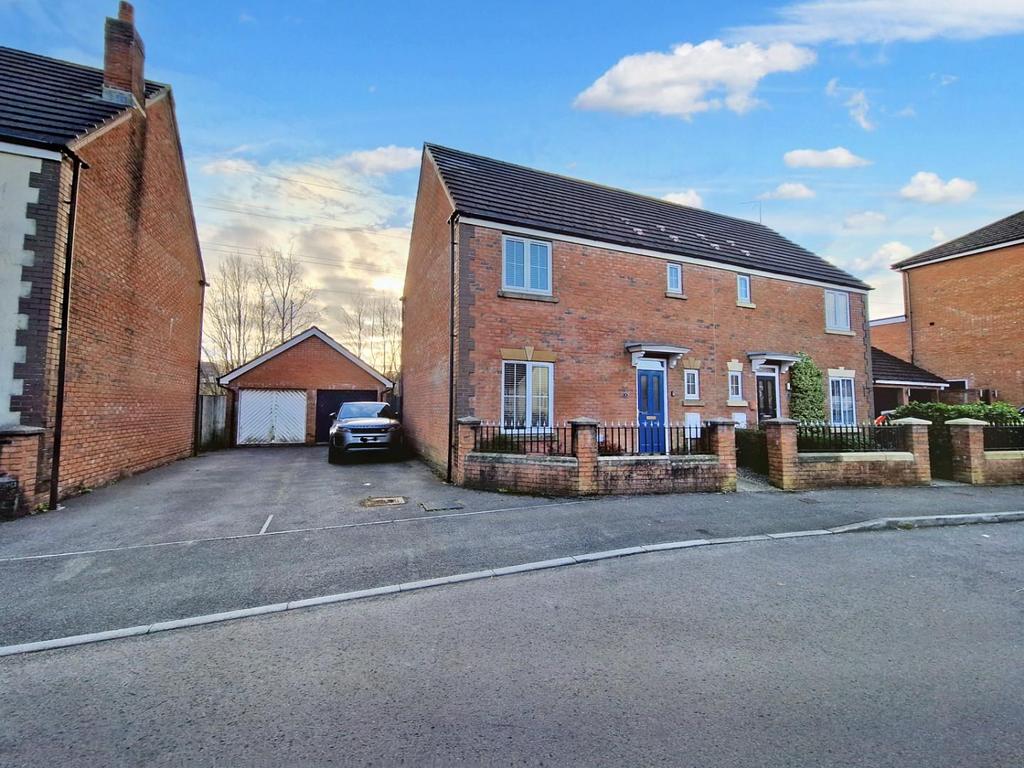 St. Mary Close, Pencoed, Bridgend... 3 bed semidetached house £245,000