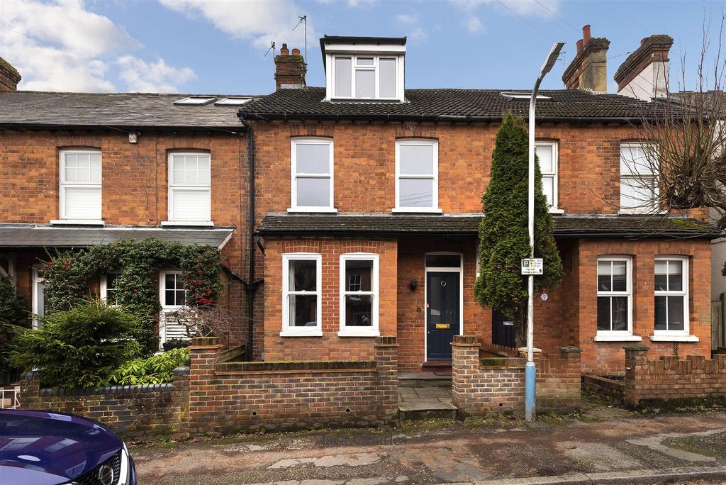 Mill Crescent, Tonbridge 4 bed terraced house £600,000