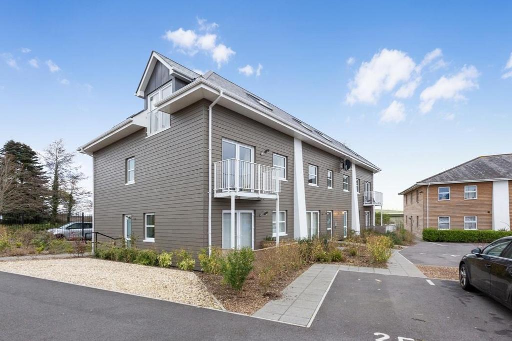 Cedar Park, Granville Way, Sherborne, Dorset, DT9 2 bed flat for sale