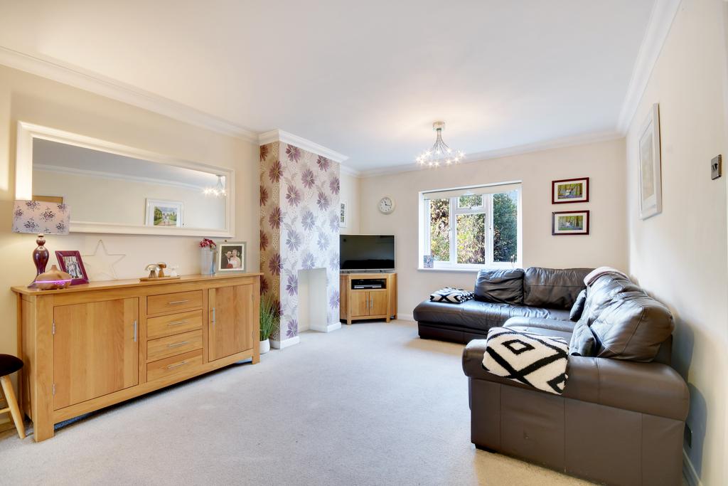 Baddow Hall Avenue, Great Baddow 3 bed semidetached house for sale £