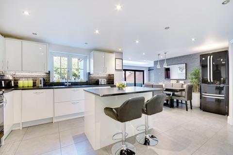 14 Webb Close, Springfield, Chelmsford, CM2 6GQ