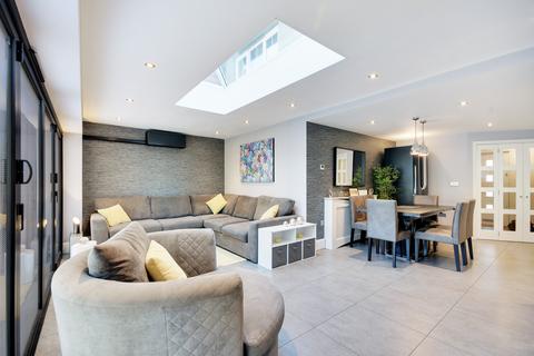 14 Webb Close, Springfield, Chelmsford, CM2 6GQ