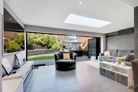 14 Webb Close, Springfield, Chelmsford, CM2 6GQ