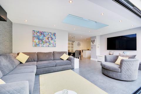 14 Webb Close, Springfield, Chelmsford, CM2 6GQ