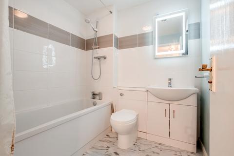 30 Jeffcut Road, Chelmsford, CM2 6XN