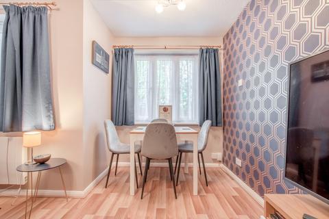 30 Jeffcut Road, Chelmsford, CM2 6XN