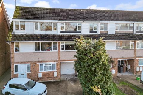 3 bedroom terraced house for sale - St Fabians Drive, Chelmsford