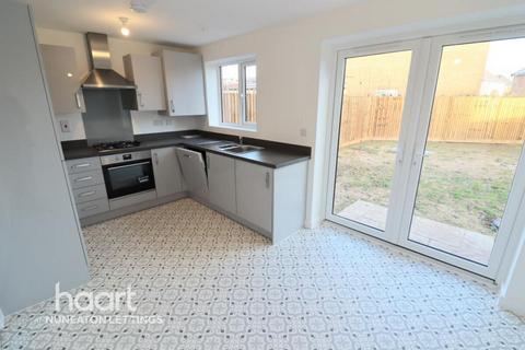 3 bedroom semi-detached house to rent, Caesar Drive, Nuneaton