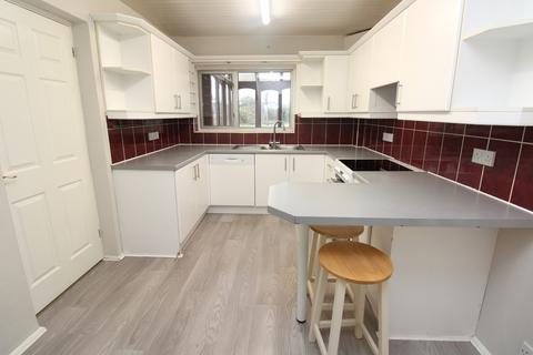4 bedroom semi-detached house to rent, Esdaile Gardens, RM14