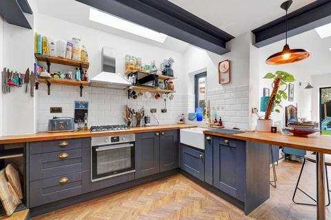 24 Balmoral Road, London, E10 5ND