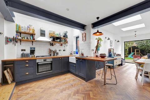 24 Balmoral Road, London, E10 5ND