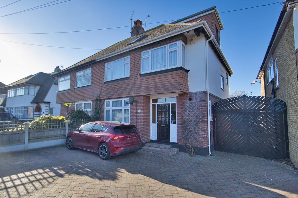 Hartsdown Road, Margate, CT9 4 bed semidetached house £400,000