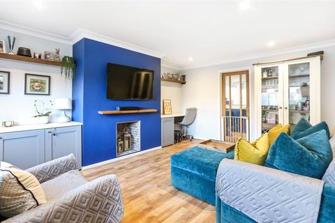 19 Fiona Close, Winchester, SO23 0HB