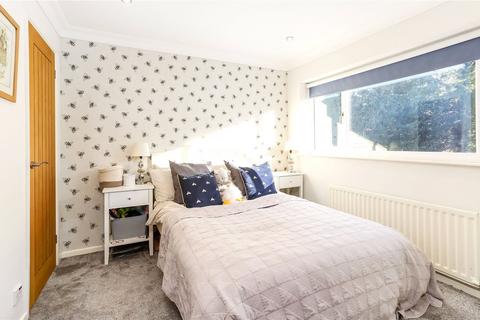 19 Fiona Close, Winchester, SO23 0HB