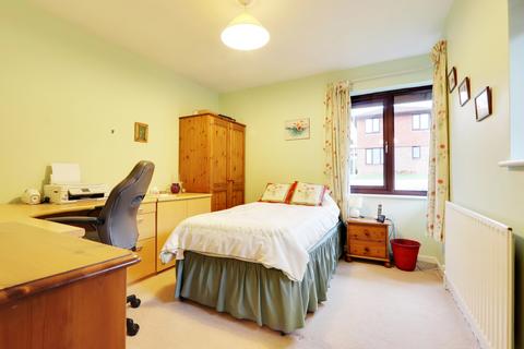 12 Amport Close, Lychpit, Basingstoke, RG24 8UU
