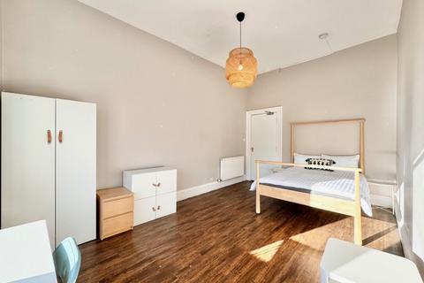 5 bedroom flat to rent - Sauchiehall Street, Glasgow, G3