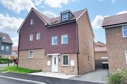 82 Condor Way, Basingstoke, RG24 9QX