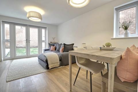 82 Condor Way, Basingstoke, RG24 9QX