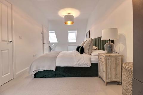 82 Condor Way, Basingstoke, RG24 9QX