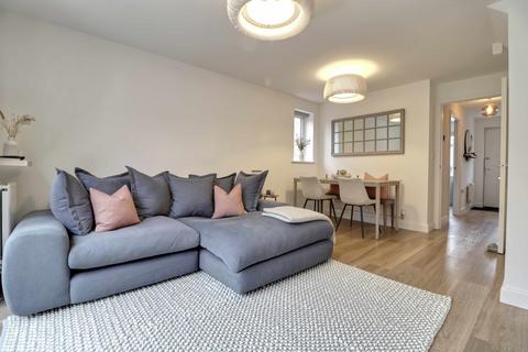 82 Condor Way, Basingstoke, RG24 9QX