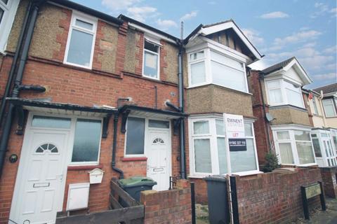 3 bedroom semi-detached house for sale, Turners Road South, Luton LU2