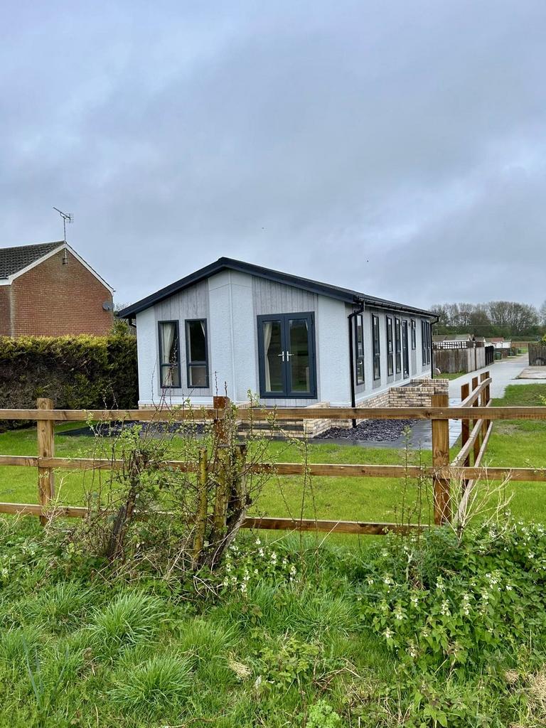 Fakenham, Norfolk, NR21 2 bed park home for sale £200,000
