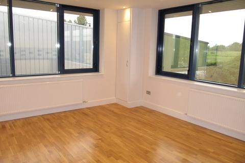 3 bedroom apartment to rent, Grand Union House, Buckinghamshire SL0