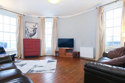 2 bedroom ground floor flat for sale, 62/1 Newhaven Main Street, Edinburgh, EH6 4TD