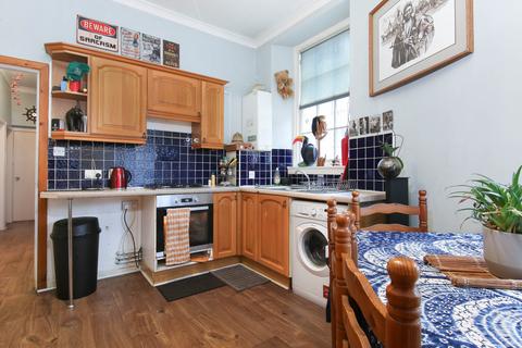 2 bedroom ground floor flat for sale, 62/1 Newhaven Main Street, Edinburgh, EH6 4TD